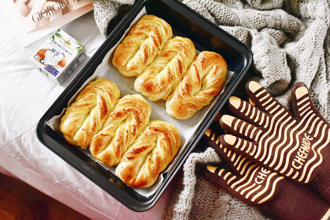 Rectangular baking pan