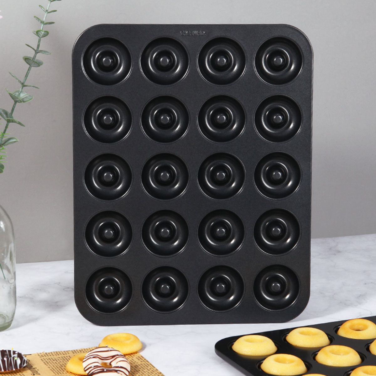Donut Cake Pan 20 Well (Black)