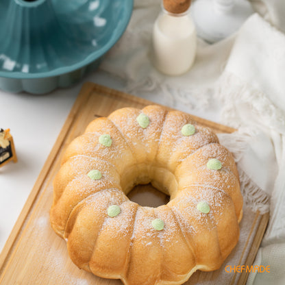 10" Premium Non-Stick Fluted Tube Pan(Green)