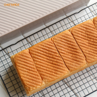 5" x 13" Commercial Corrugated Toast Box (1000G Dough Capacity)