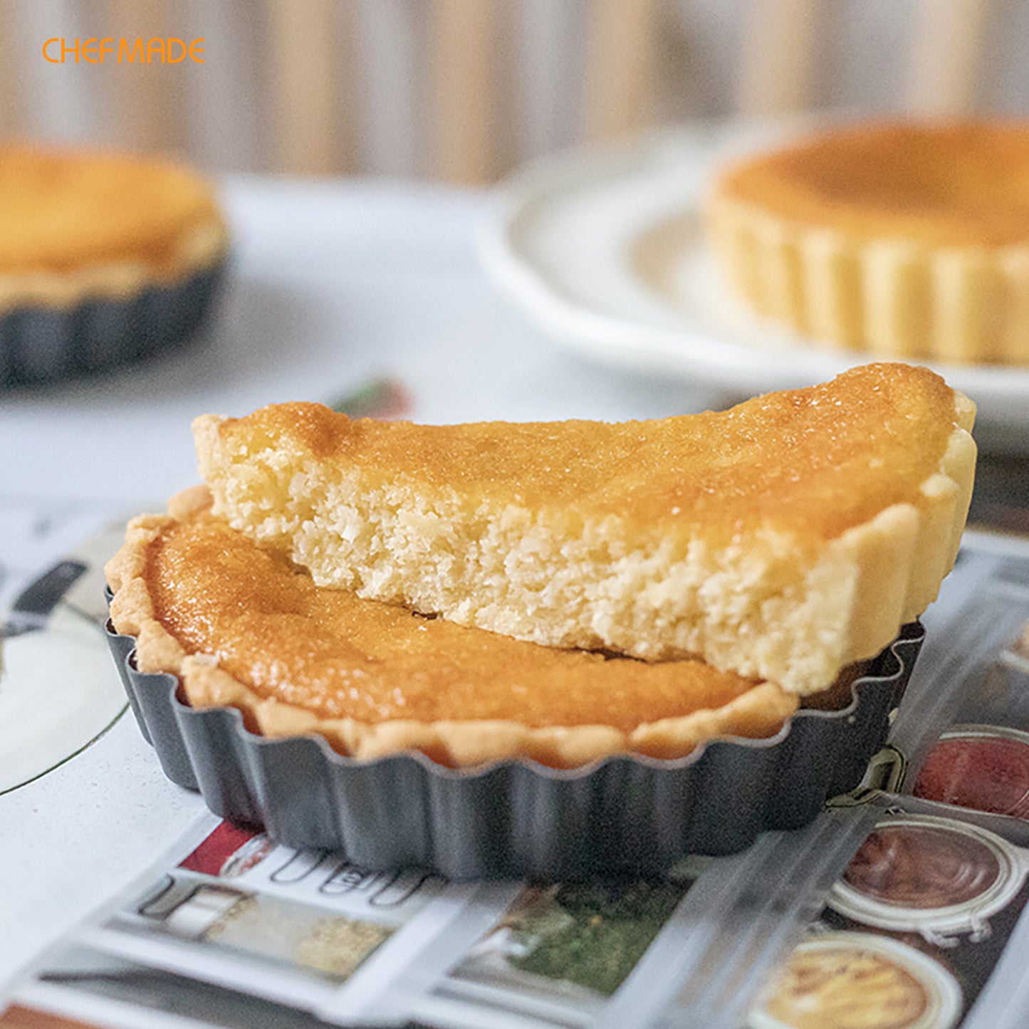 9.5-Inch Round Tart Pan with Removable Loose Bottom (Black)