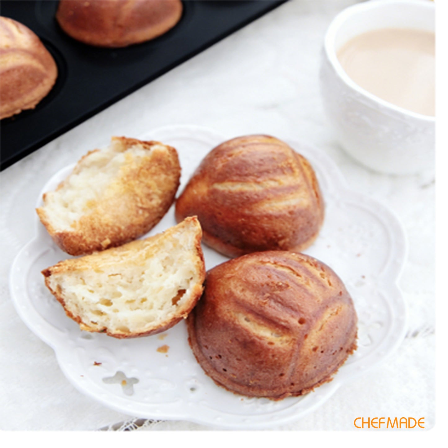 Chestnut-Shaped Cake 20 Well (Black)