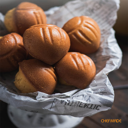 Chestnut-Shaped Cake 20 Well (Black)