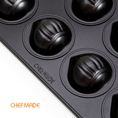 Chestnut-Shaped Cake 20 Well (Black)