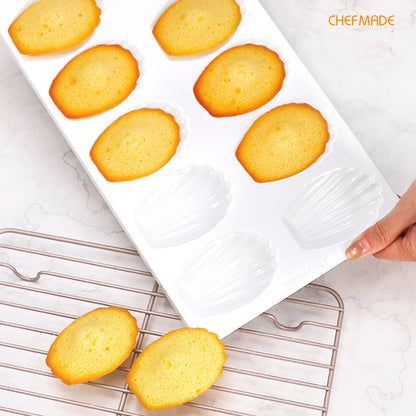 Madeline Cake Pan Oval Shell 12 Well（White）