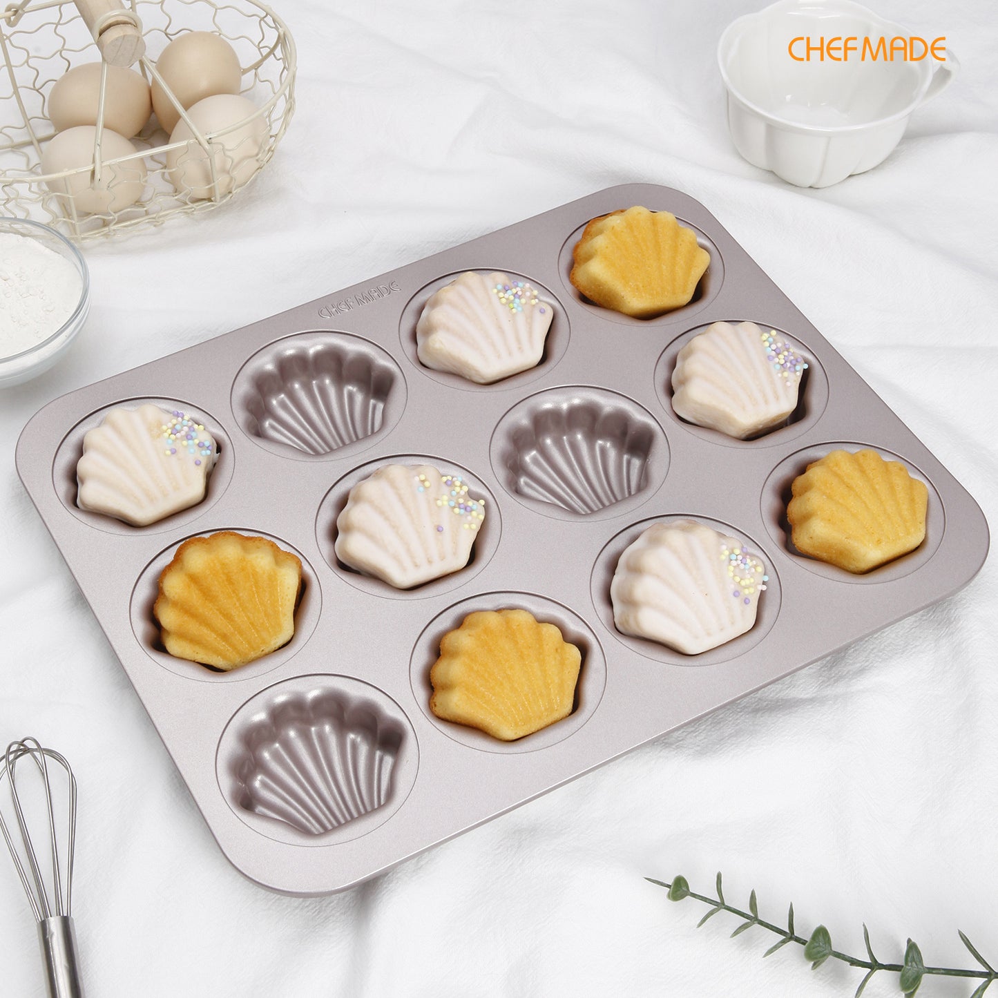 Madeline Cake Pan Oval Shell 12 Well