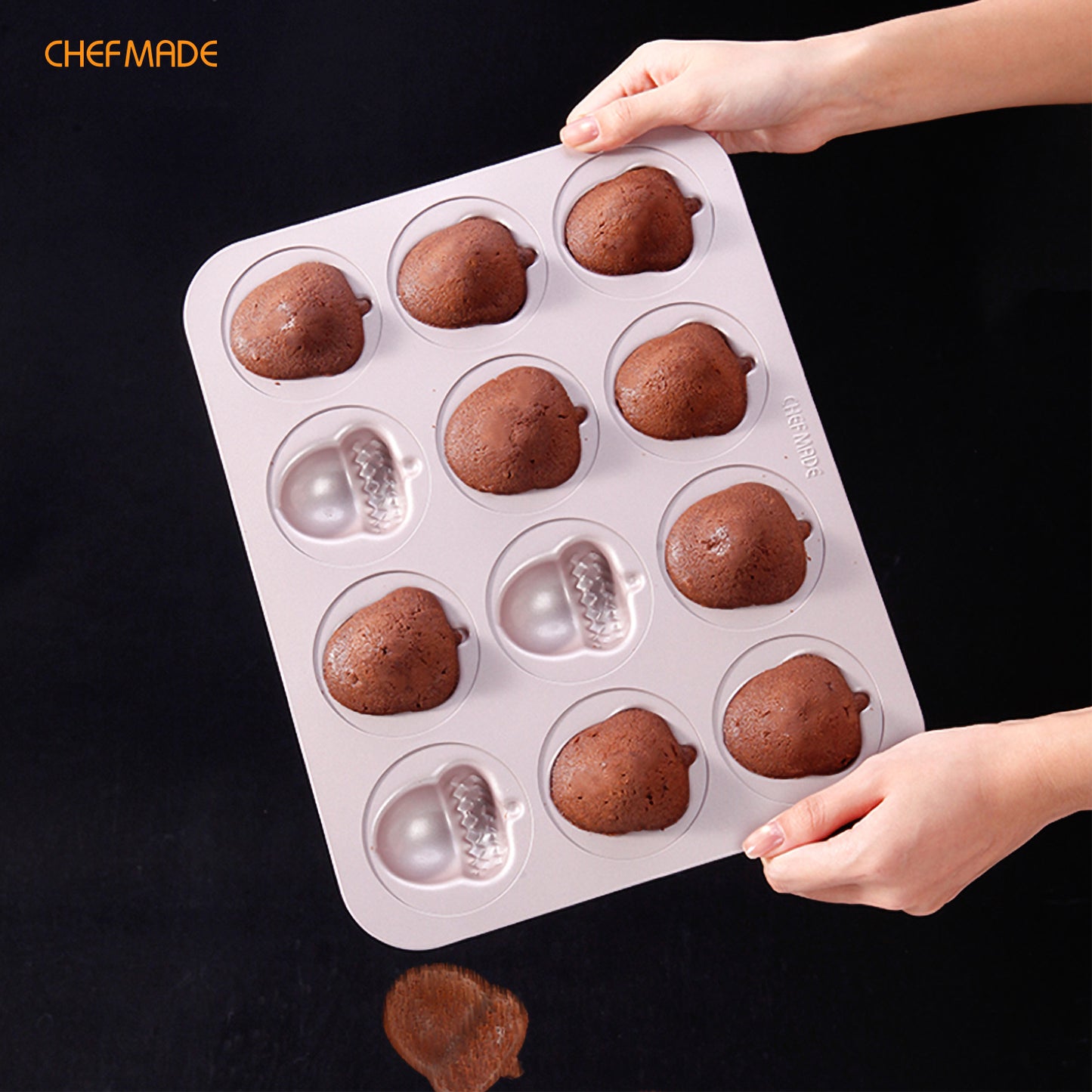 12 Cup Non-stick Acorn Shape Cake Pan