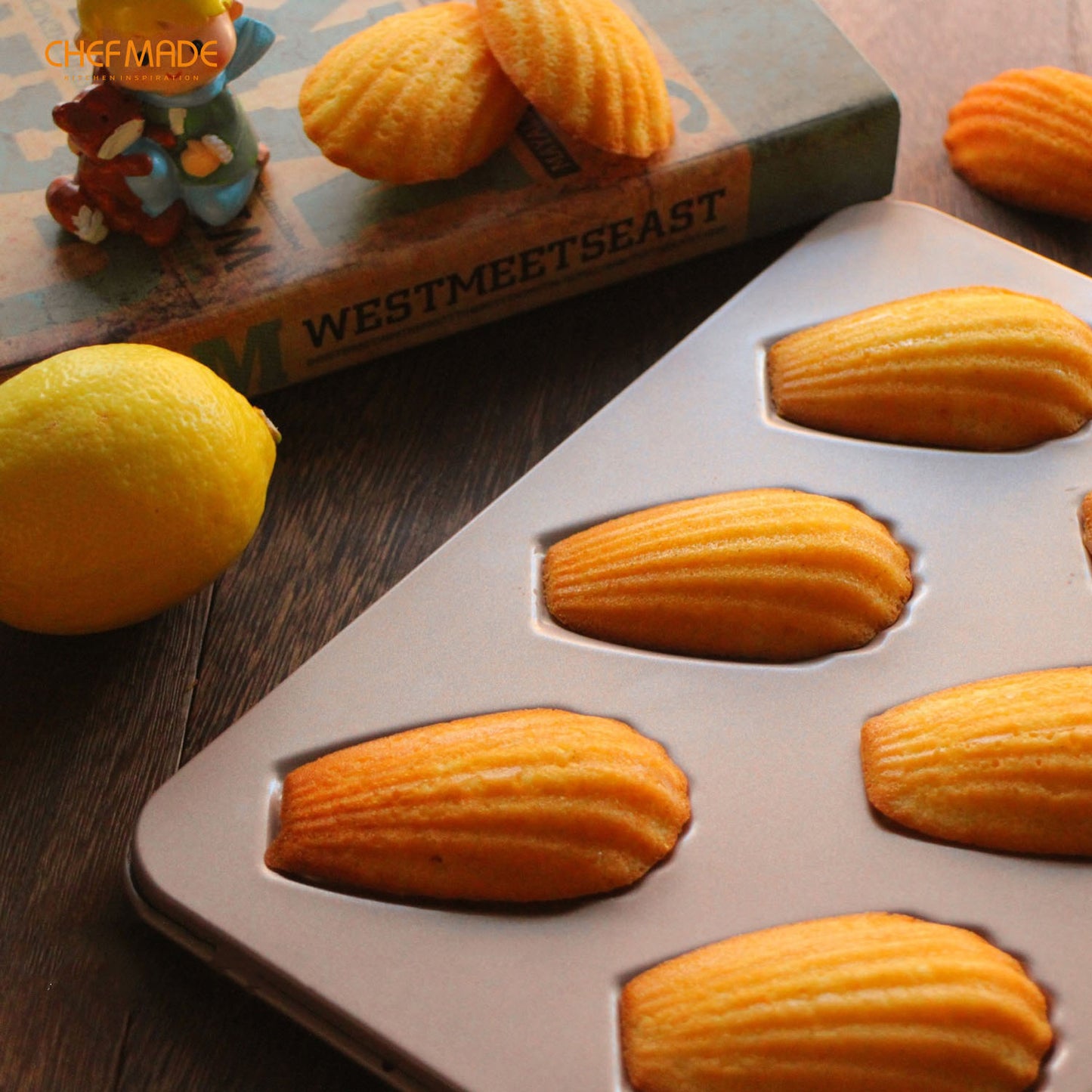 Madeline Cake Pan Oval Shell 6 Well