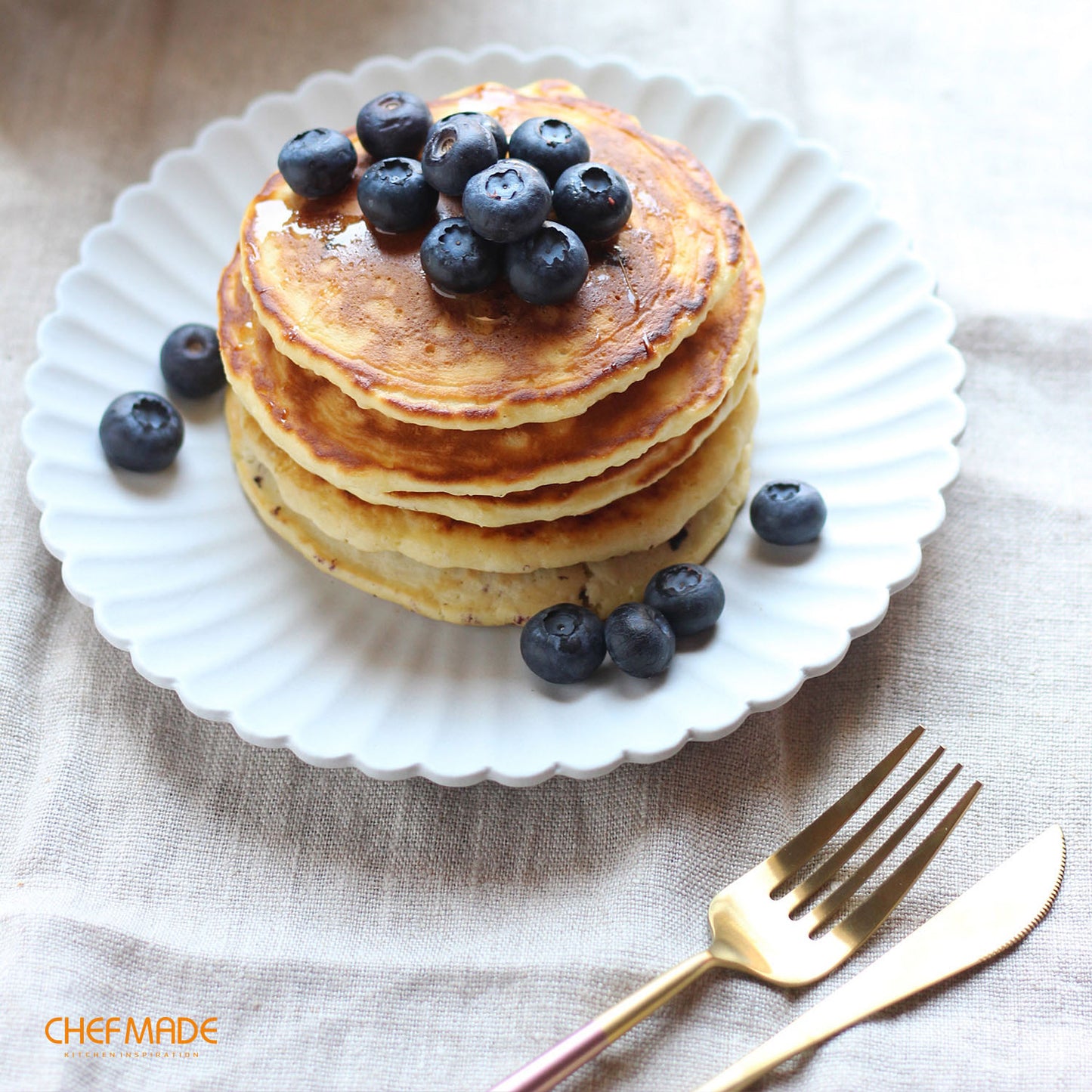 6" Round Crepe Pan with Bamboo Spreader