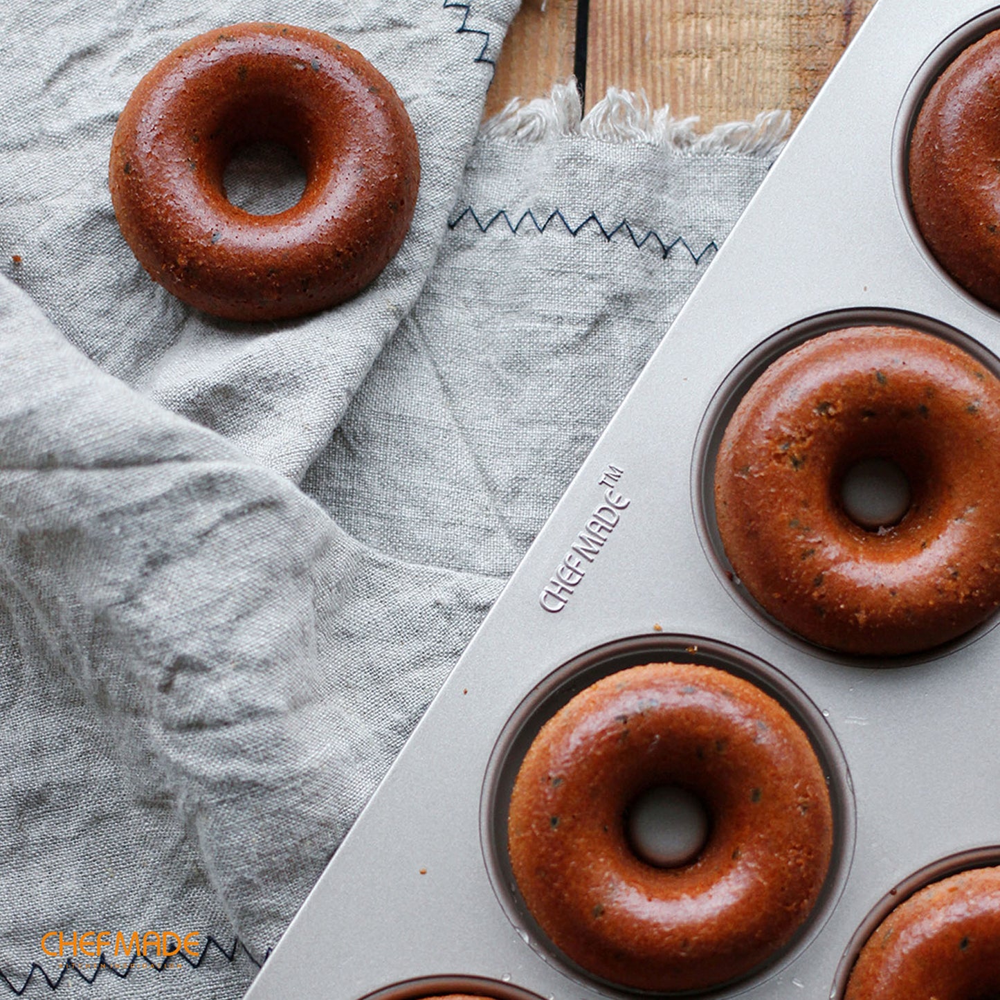 Donut Cake Pan 12 Well