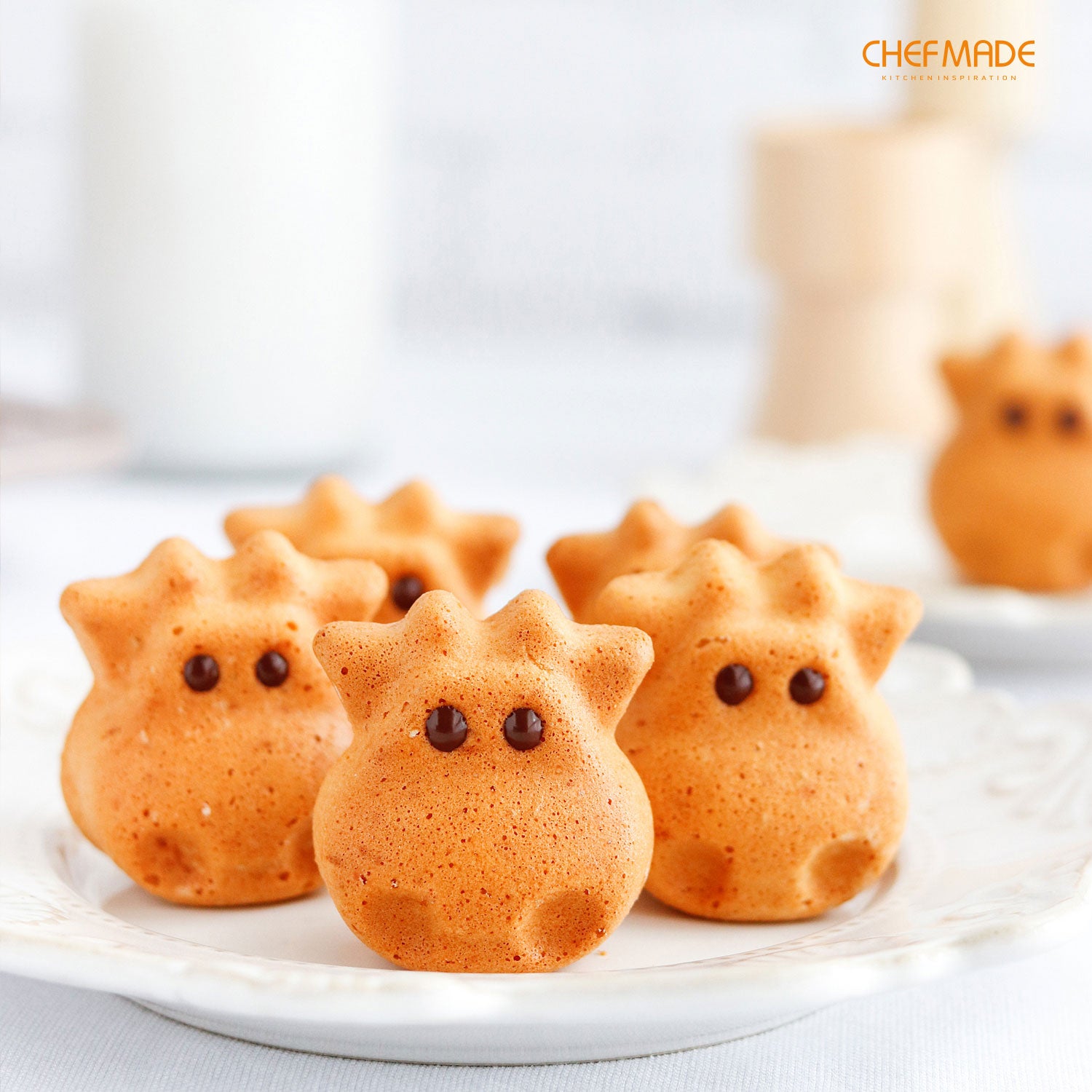 Cow-Shaped Cake Pan 12 Well - CHEFMADE official store