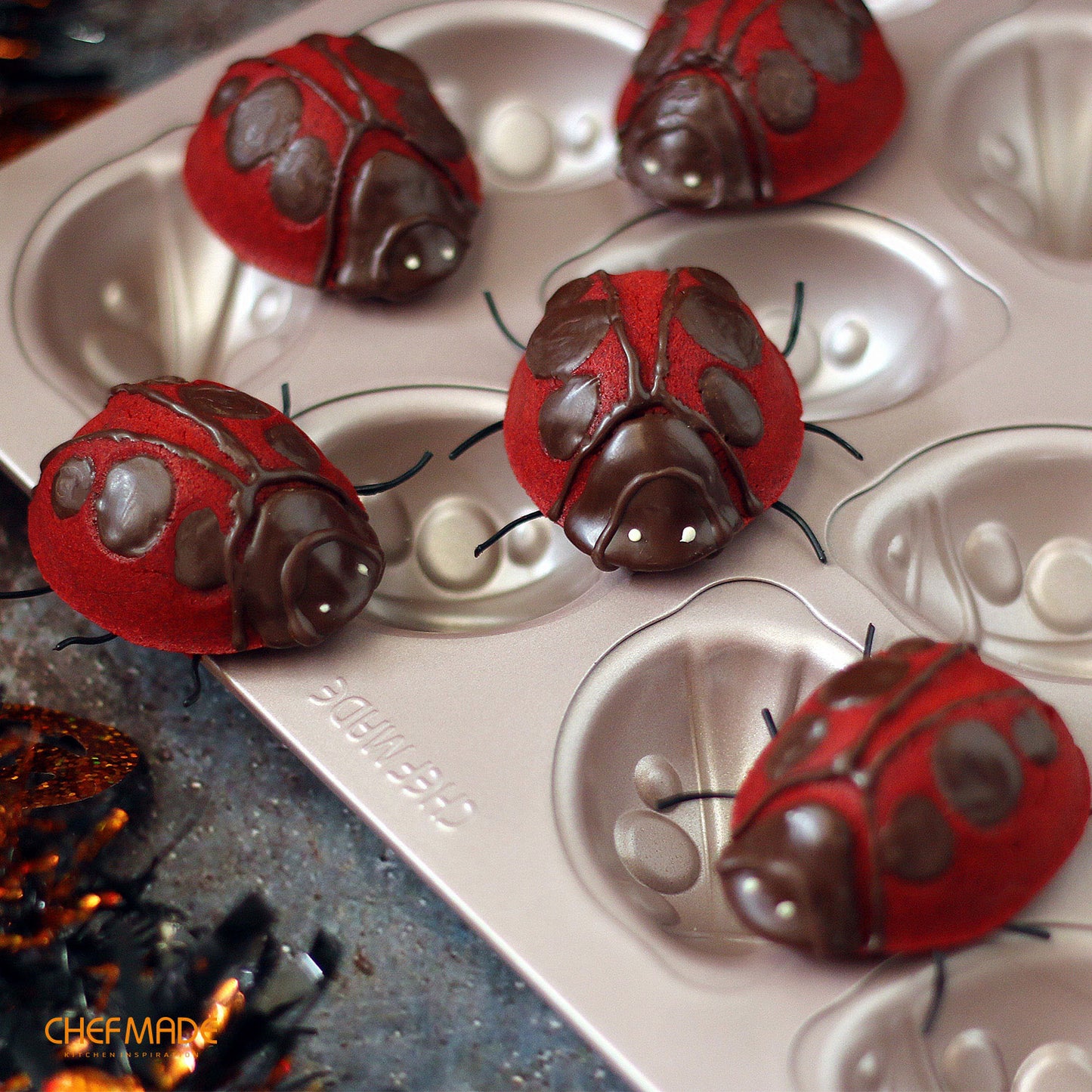 Beetle-Shaped Cake Pan 12 Well