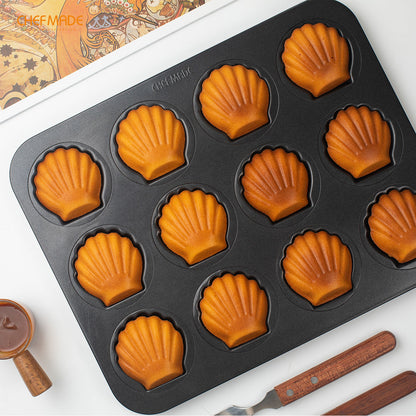 Madeline Cake Pan Scallop-Shaped 12 Well (Black)