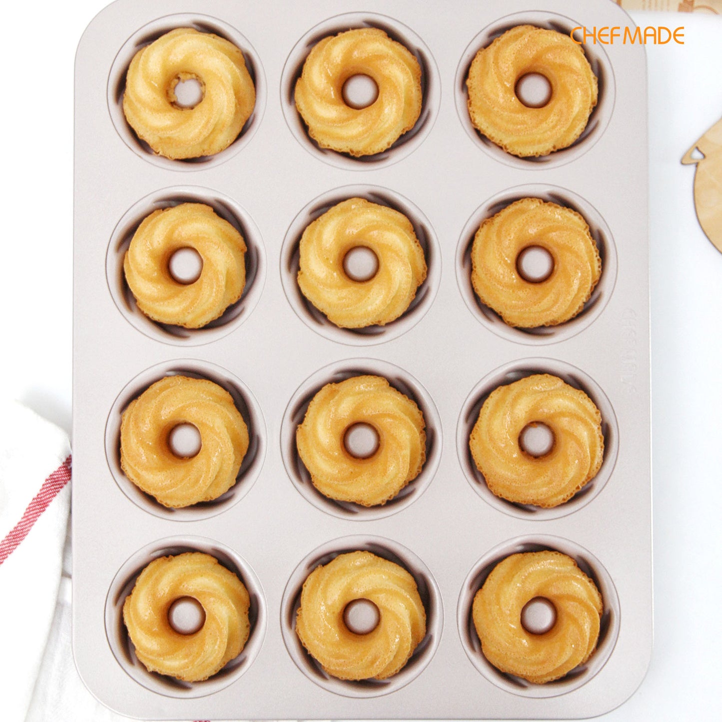 Cyclone Doughnut Cake Pan 12 Well