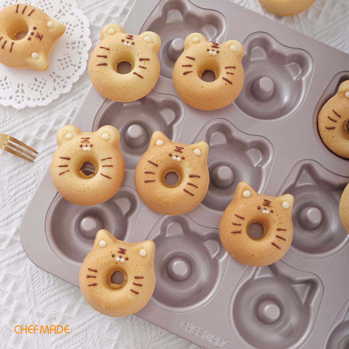 Bear-shaped Donut Cake Pan 12 Well